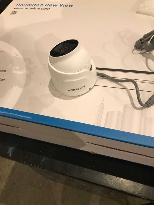 Hikvision Система за видеонаблюдение с 8 камери