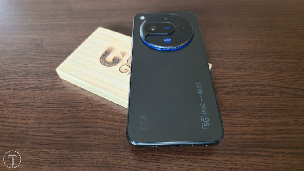 Нов телефон / Смартфон ZTE 5G PRO 2 / 256gb ,ram 8+12gb