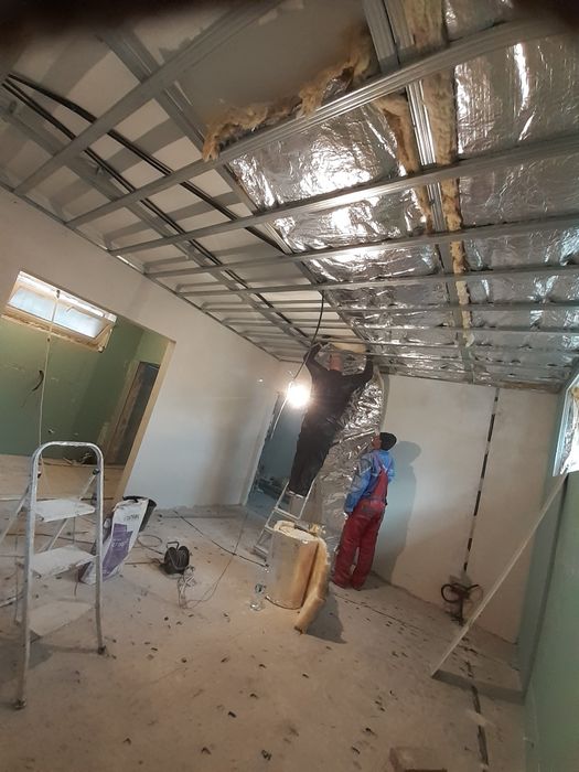 Execut lucrări de construcții!