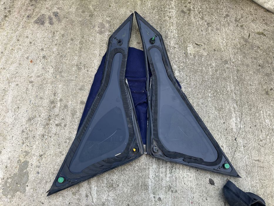 Geamuri aripi spate nissan qashqai.