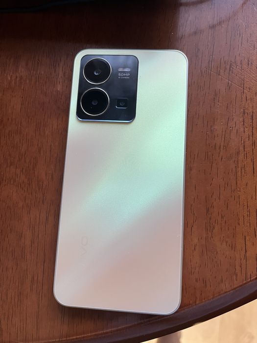 Продам телефон Vivo Y35
