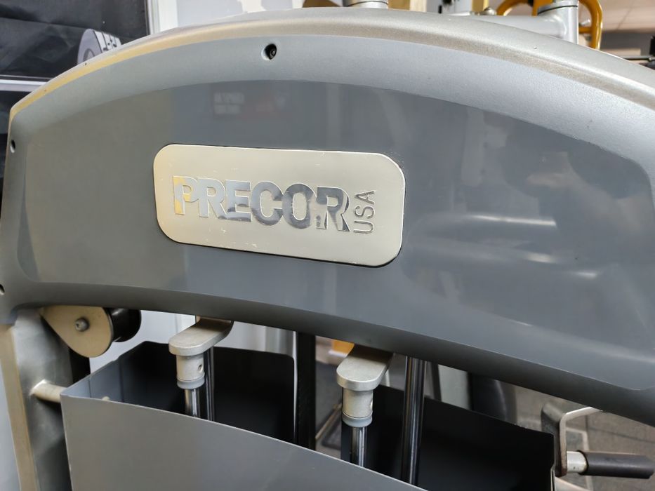 Машина за гърди PRECOR