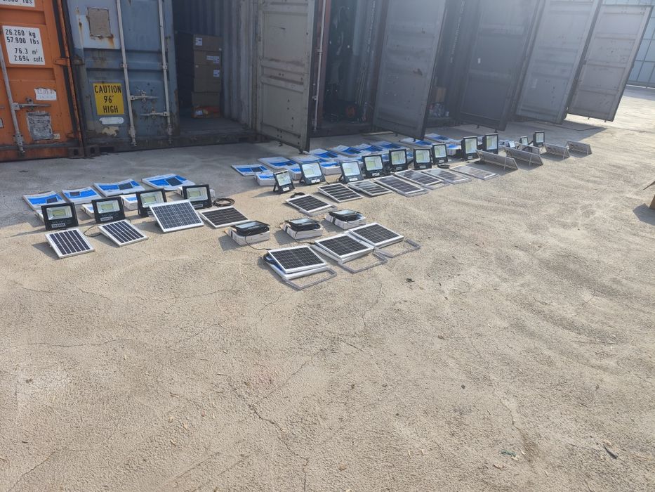 Распродажа солнечных прожекторов