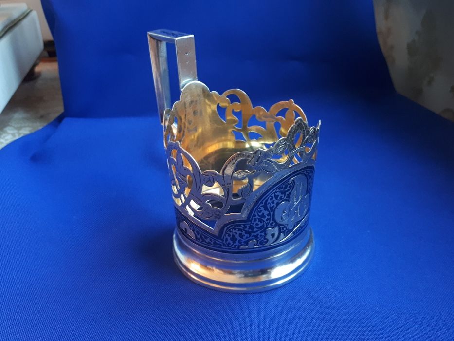 Серебряный подстаканник.