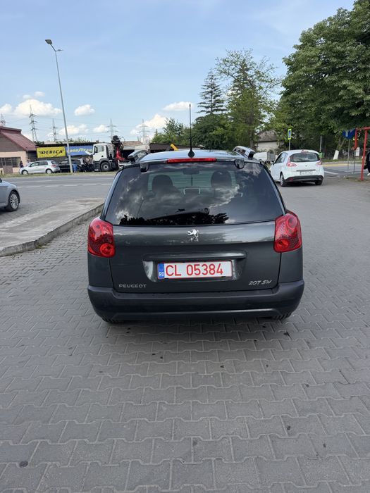peugeot 207 sw  2011