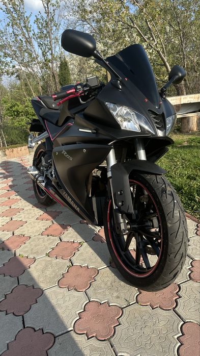 Motocicleta Yamaha yzf-r125