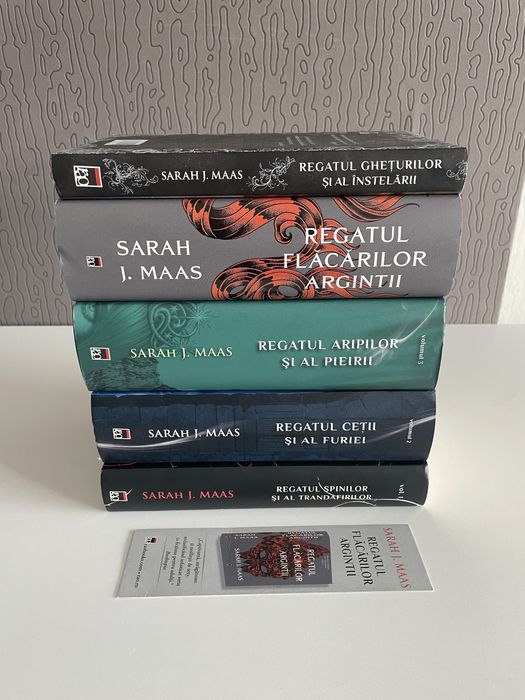 Seria acotar regatul spinilor si al trandafirilor sarah j maas