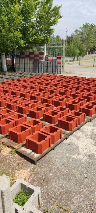 Шлака блок апарати сотилади янгидек турибди ленталик 5 хил колипи бор