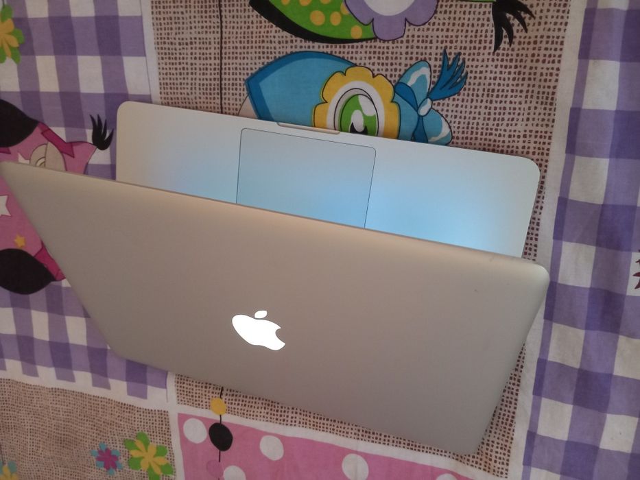 Laptop i5 la 300 de Lei