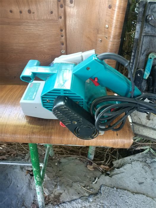 Шлифовальная машина