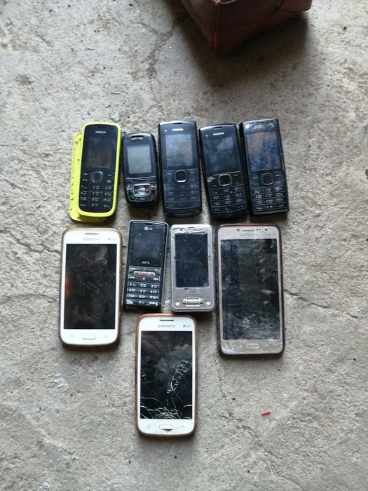 Телефон на запчасть