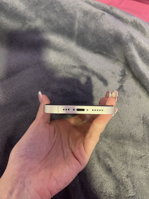 iPhone 14 starlight
