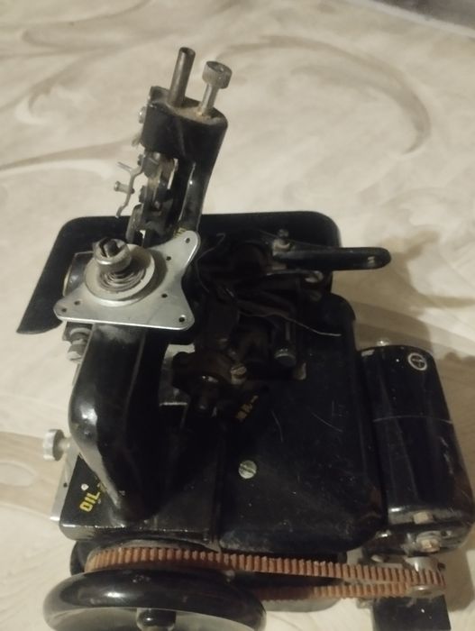 Оверлок трёх ниточный