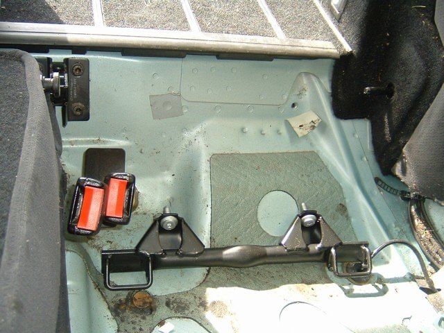 Isofix Ford Focus Audi A4 A6 VW Passat B5.5 Skoda Superb Seat Exeo