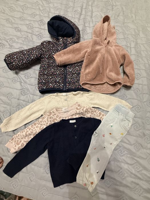 Отдам  дешево,одежду, для девочки размер от 6 мес до 12 мес