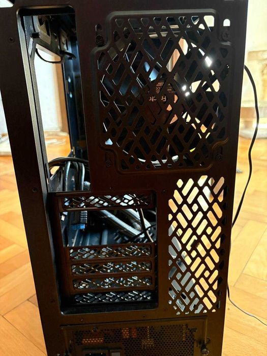 Pachet PC – Fractal Design Define 7 Compact TG + Arctic Liquid Freezer III Pro 240 + Gigabyte P750GM 750W Gold