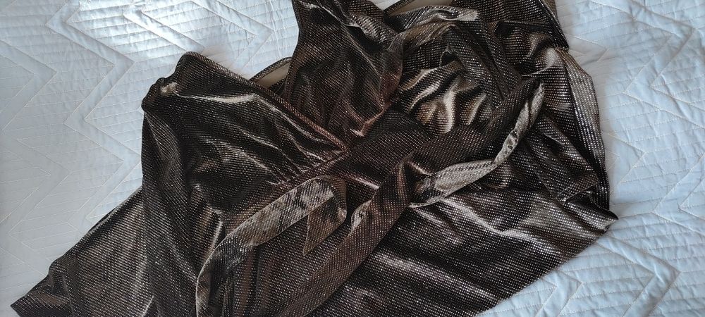 Платье праздничное