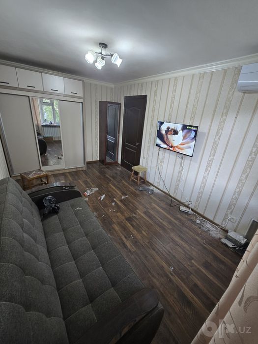 Диван раскладной  1×1,90 700с Метро Новза Хамза Срочно
