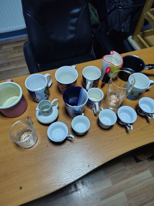 vând tacâmuri și pahare și toate ce e pe poze