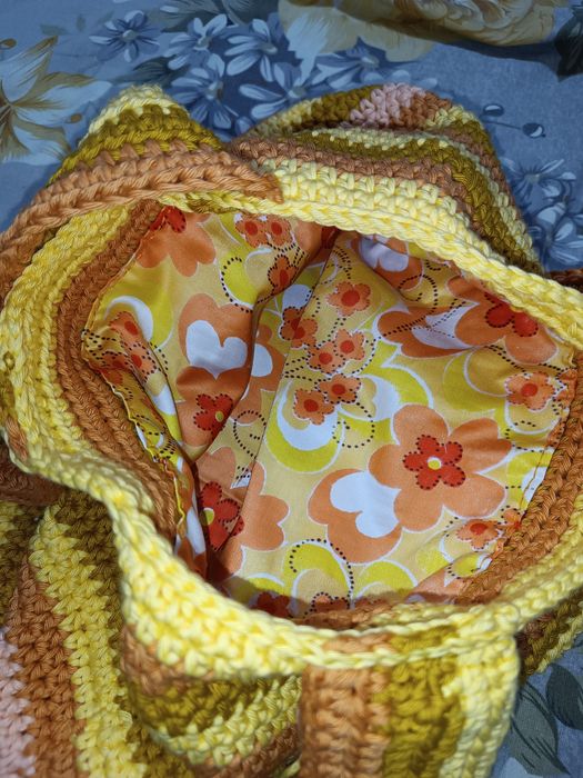 Лятна чанта плетена на една кука