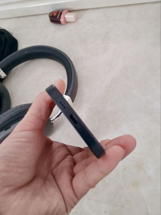 iPhone 16e 128GB + esim