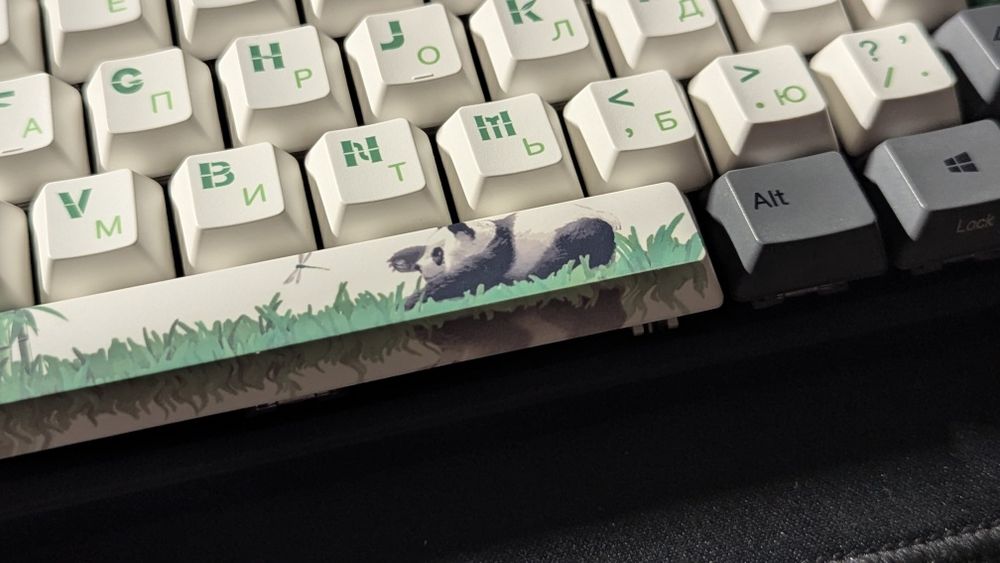 Продам премиальную механическую клавиатуру Varmilo VEM87 Panda R2
