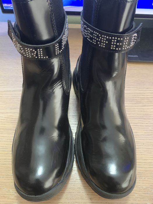 Боти на Karl legerfeld