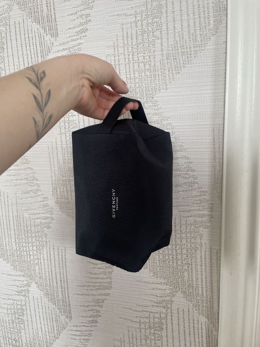 Givenchy косметичка