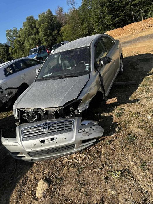 На части Toyota Avensis 2.2 D4D 150 к.с. 2005 година