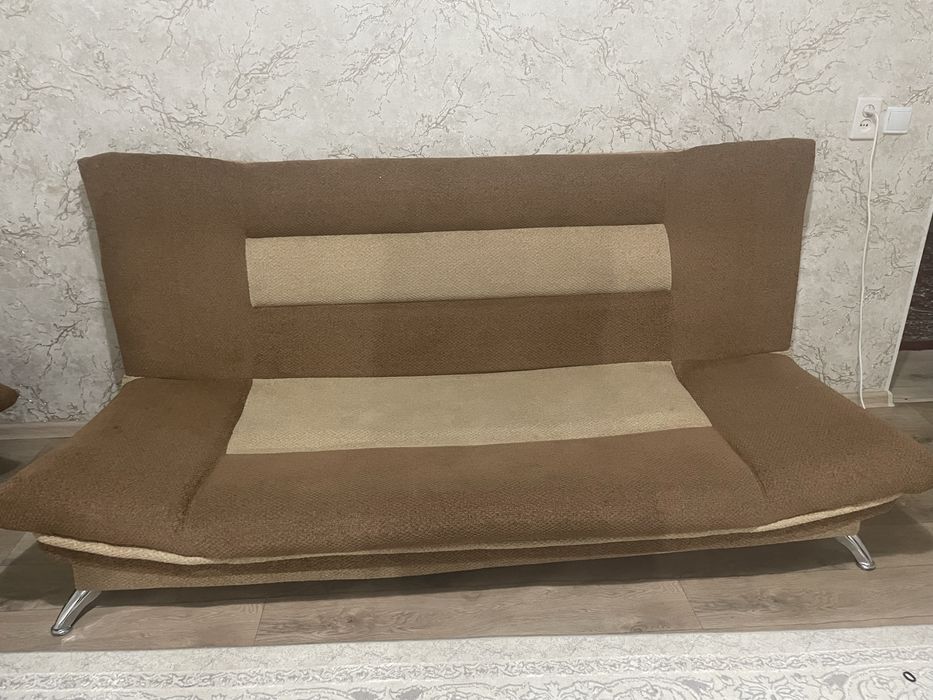 Екі кресло бар бір диван бар