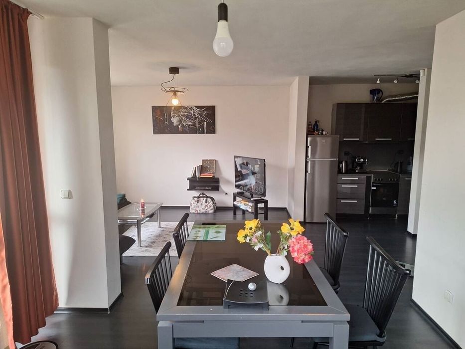 Дава се под наем Тристаен апартамент в София, Хладилника - 120 кв.м за 746.64 € - Снимка #3