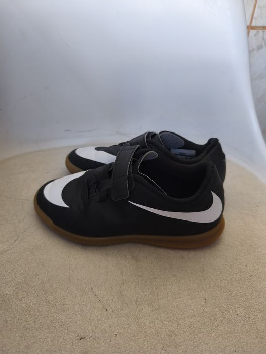 Vând ghete de fotbal  Nr  30, 31 și 33 aproape noi 100 lei perechea