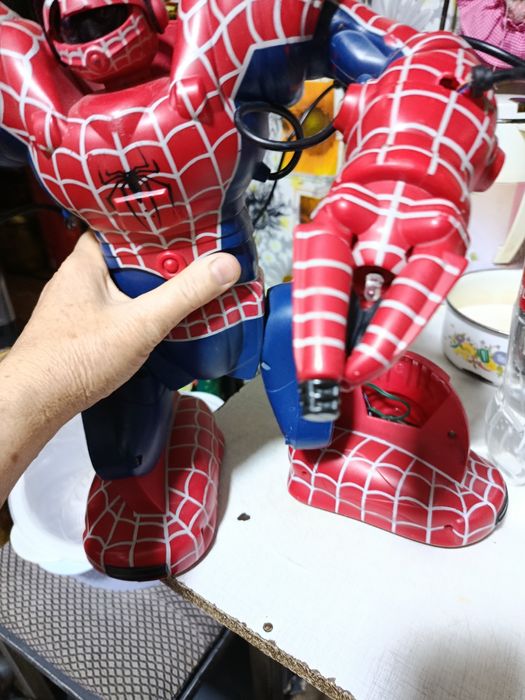 Продаются большие роботы