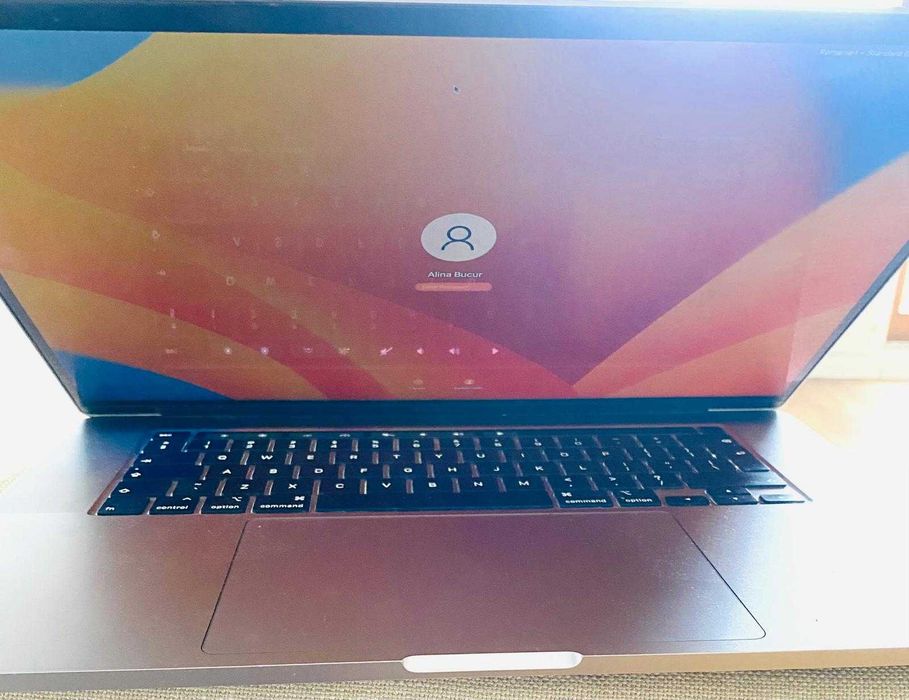 Macbook Pro 2019 I7 16"