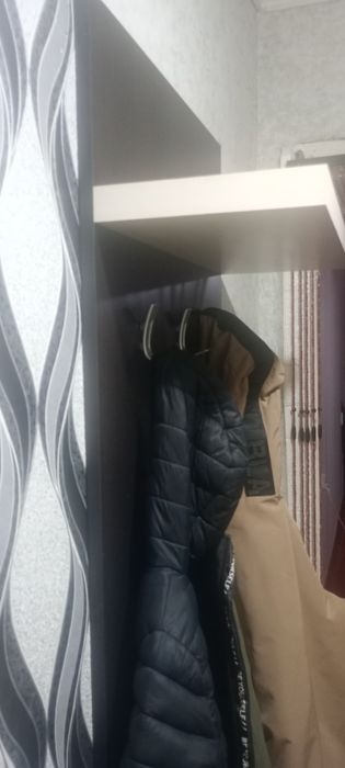 Вешалка в прихожку.
