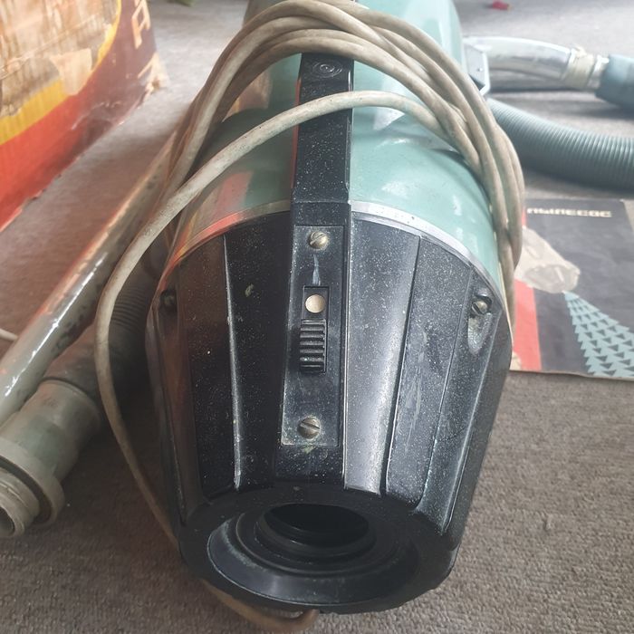 Ракета ,прахосмукачка ,руска ,ретро, работи