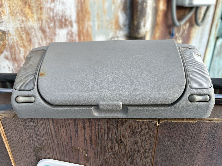 Плафон освещения салона