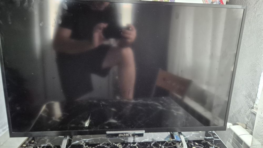Tv Sony 80 cm,inclusiv adaptorul.