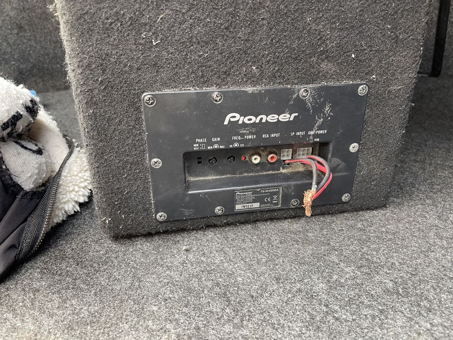 Se vinde Bass Pioneer