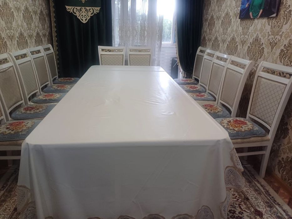 Стол со стульчиками