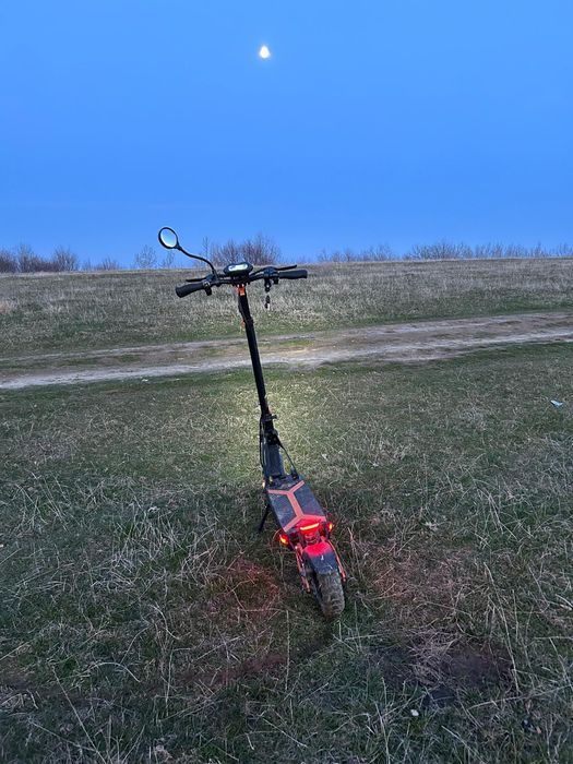 Vând trotineta electrica