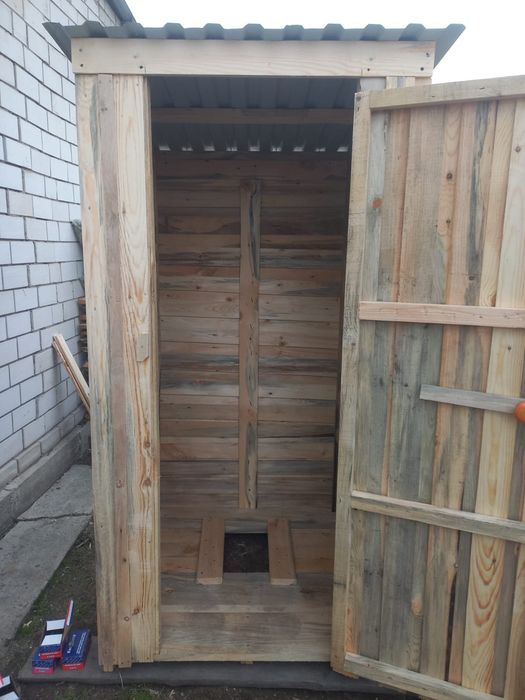 Продаю уличные туалеты