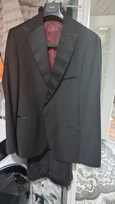 Продам смокинг Ketroy