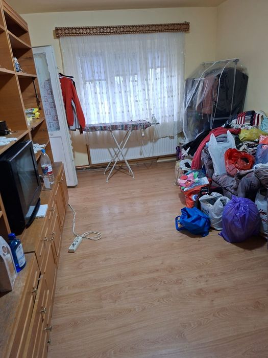 Închiriez apartament în Titu