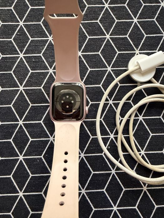 Apple watch 9 41mm/87% battery
