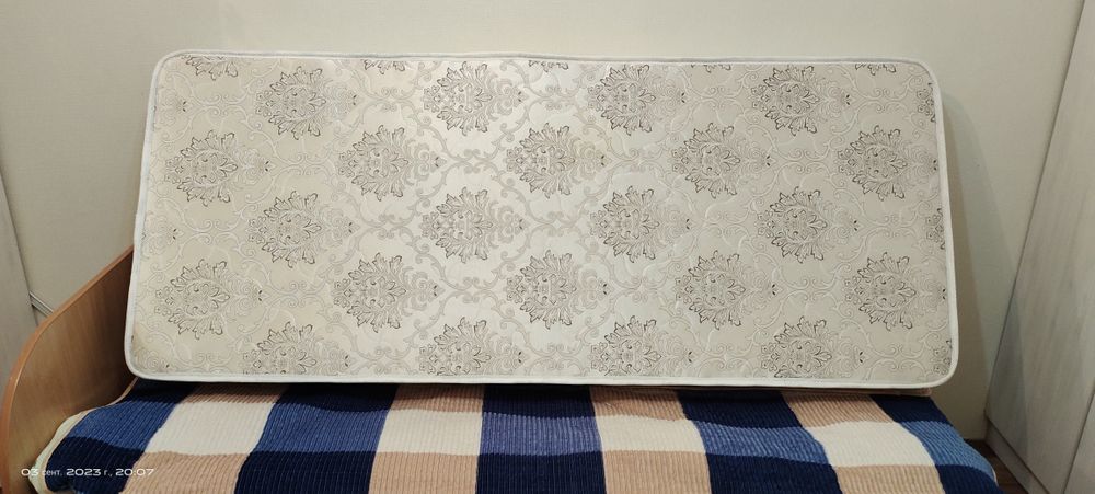 Кровать с матрасом