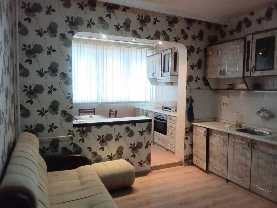 Продава се: 70 кв.м обзаведен Апартамент, в началото на кв. Изгрев с голяма Изба