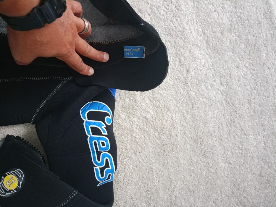 Vând costum scufundări nautice Cressi, mărimea M,5mm,nou.
