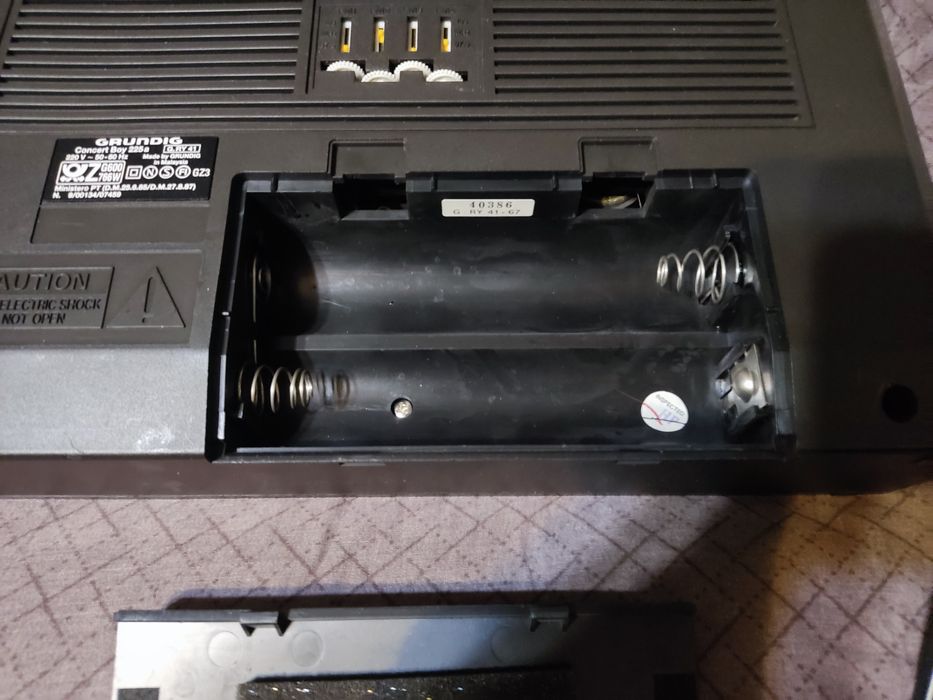 radio portabil Grundig Concert Boy 235a