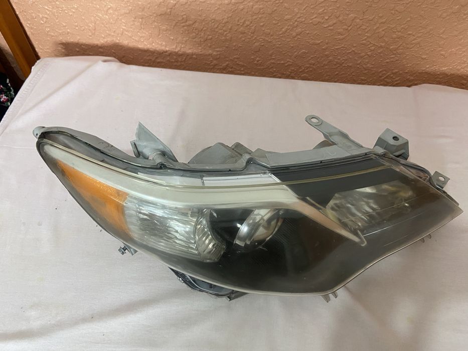 Фар от Toyota camry 50se